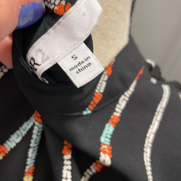 New dress size small - Picture 3 of 5